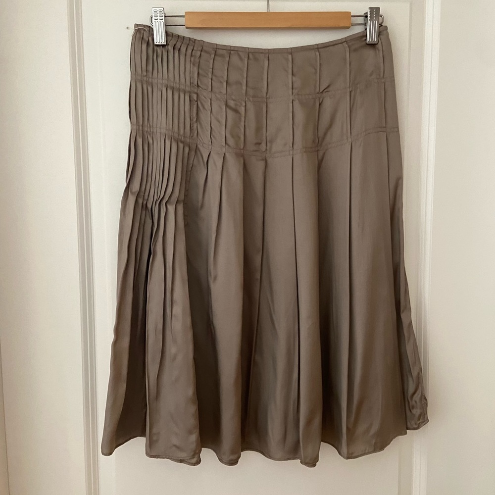 Country Road pleated satin midi skirt - Picture 9 of 10